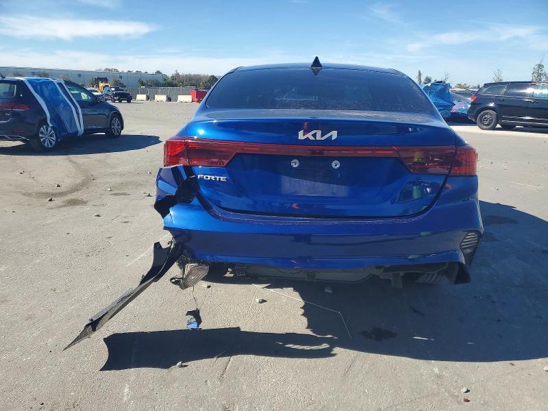 2024 KIA Forte lx