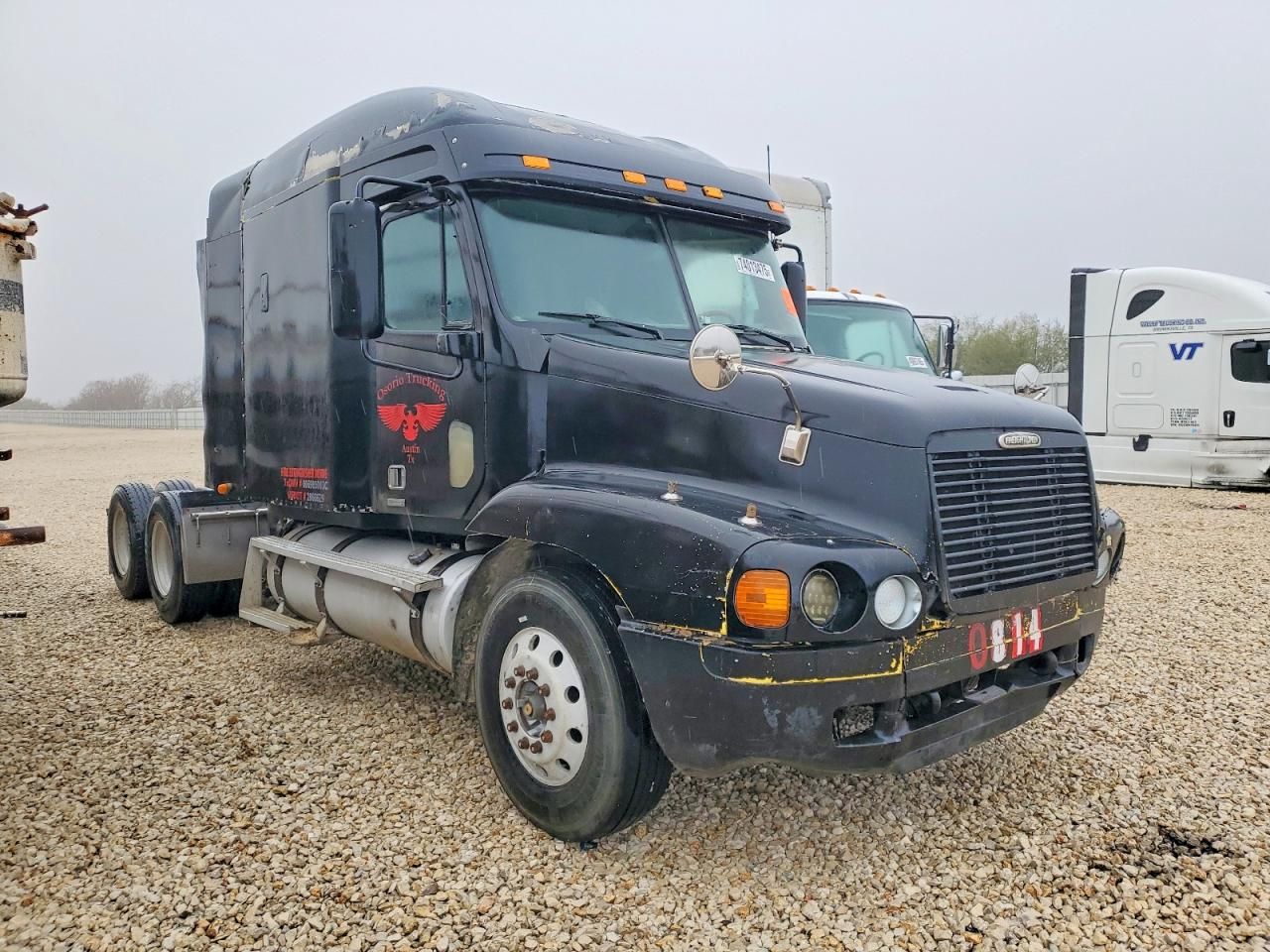 2000 Freightliner CC Conventional Semi Truck