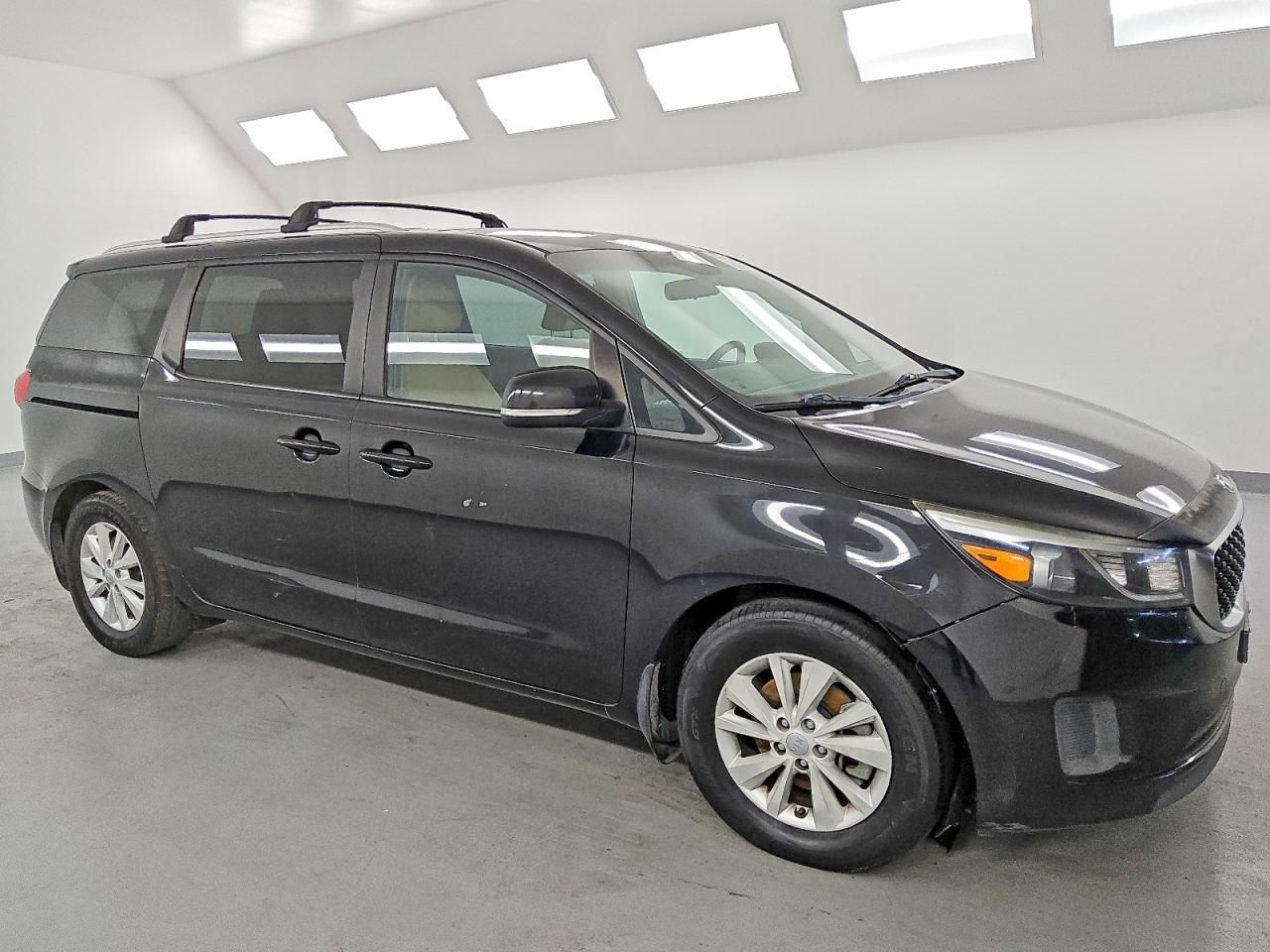 2016 KIA Sedona lx