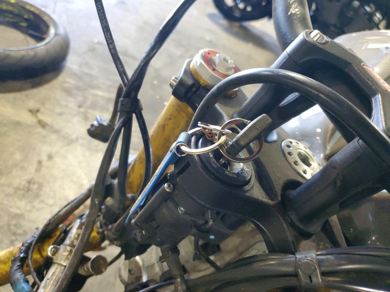 2024 Aprilia Tuono V4 1100