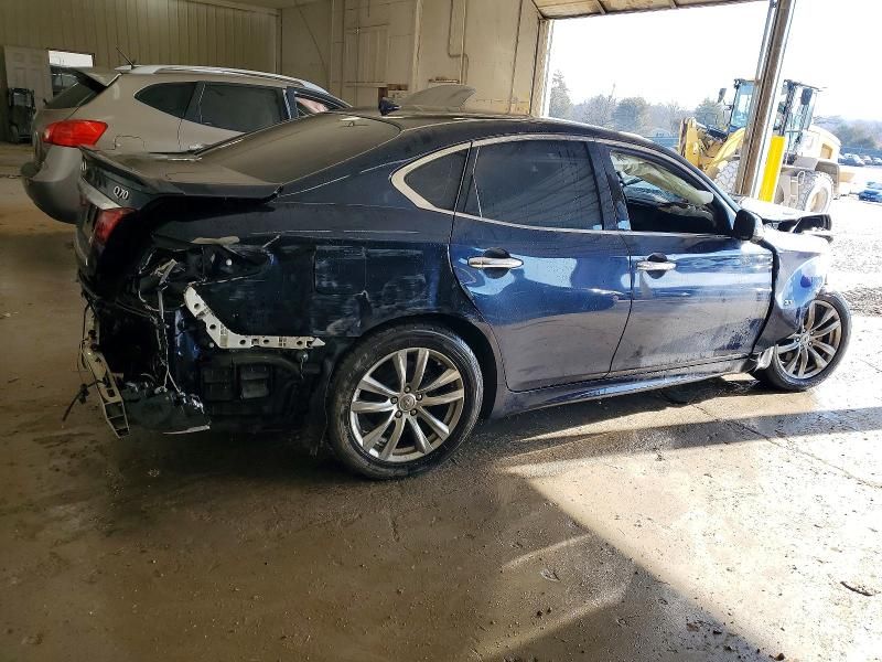 2015 Infiniti Q70 3.7