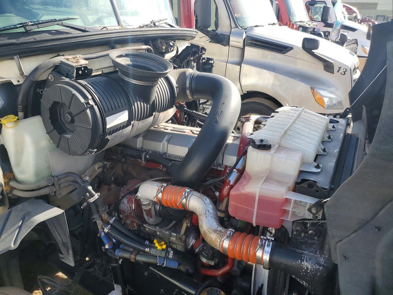 2015 Mack Cxu613 Semi Truck