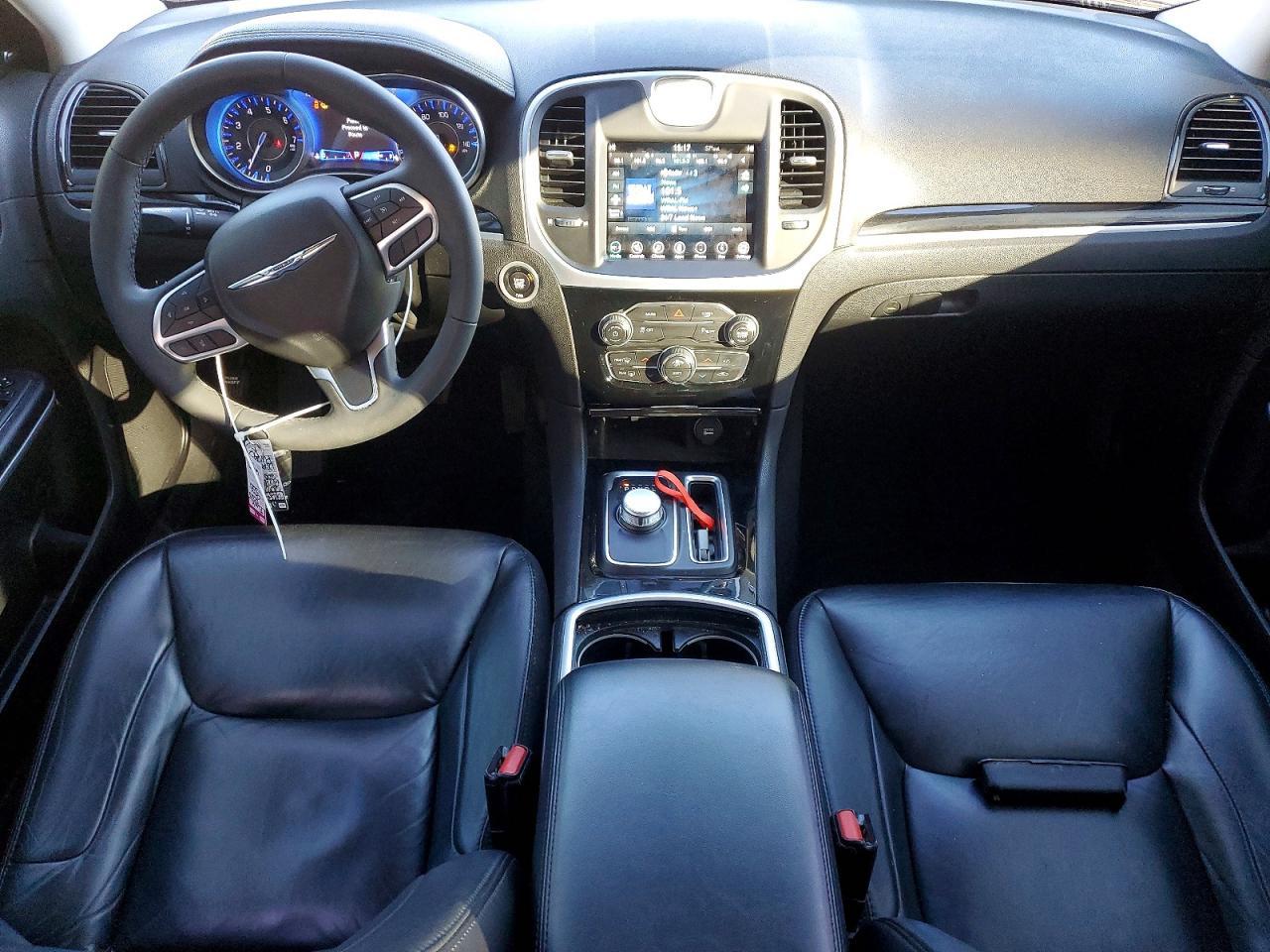 2023 Chrysler 300 Touring l