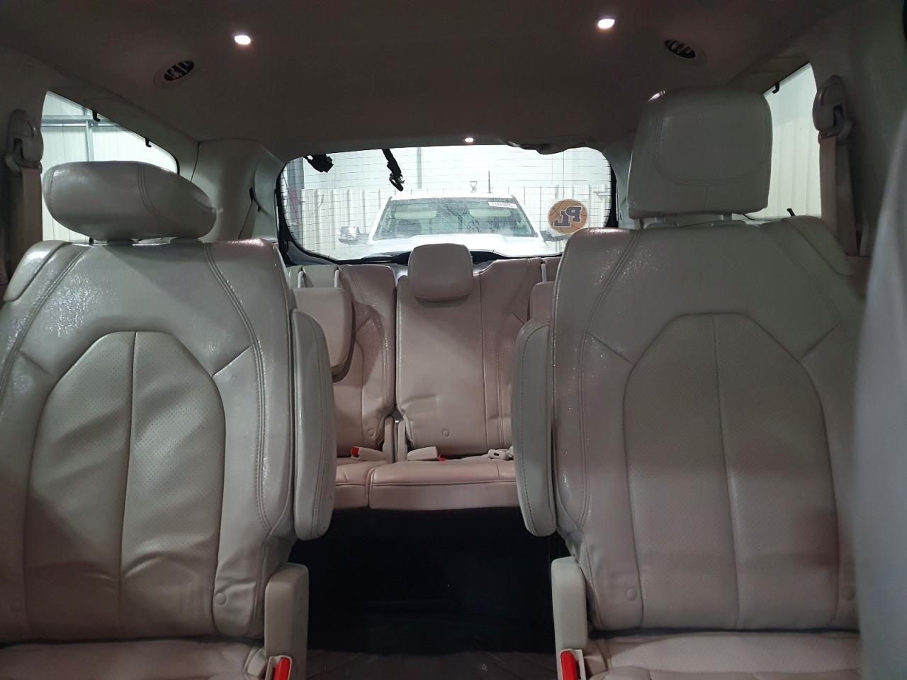 2018 Chrysler Pacifica Touring l