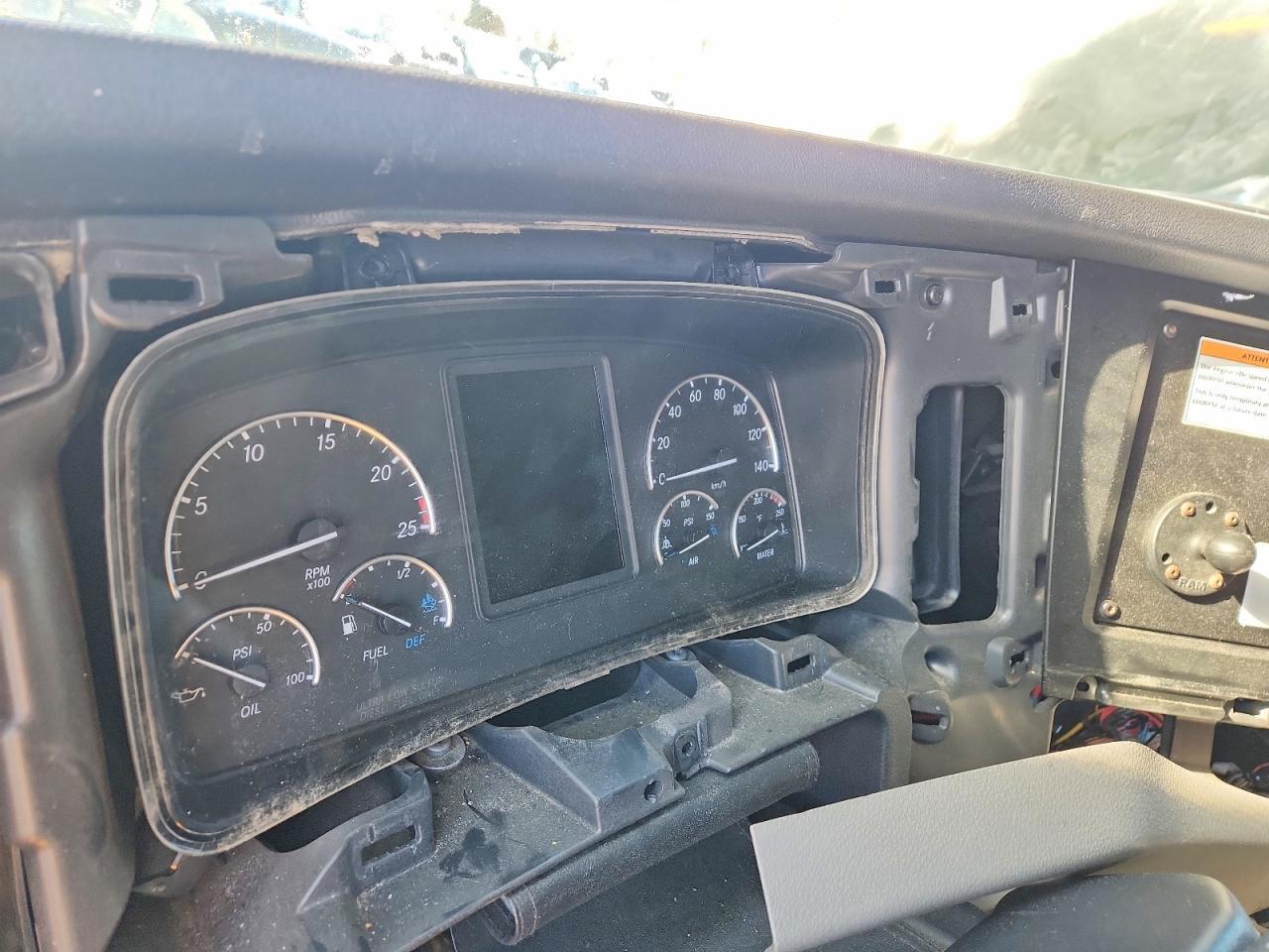 2022 Freightliner Cascadia 1-Semi Truck