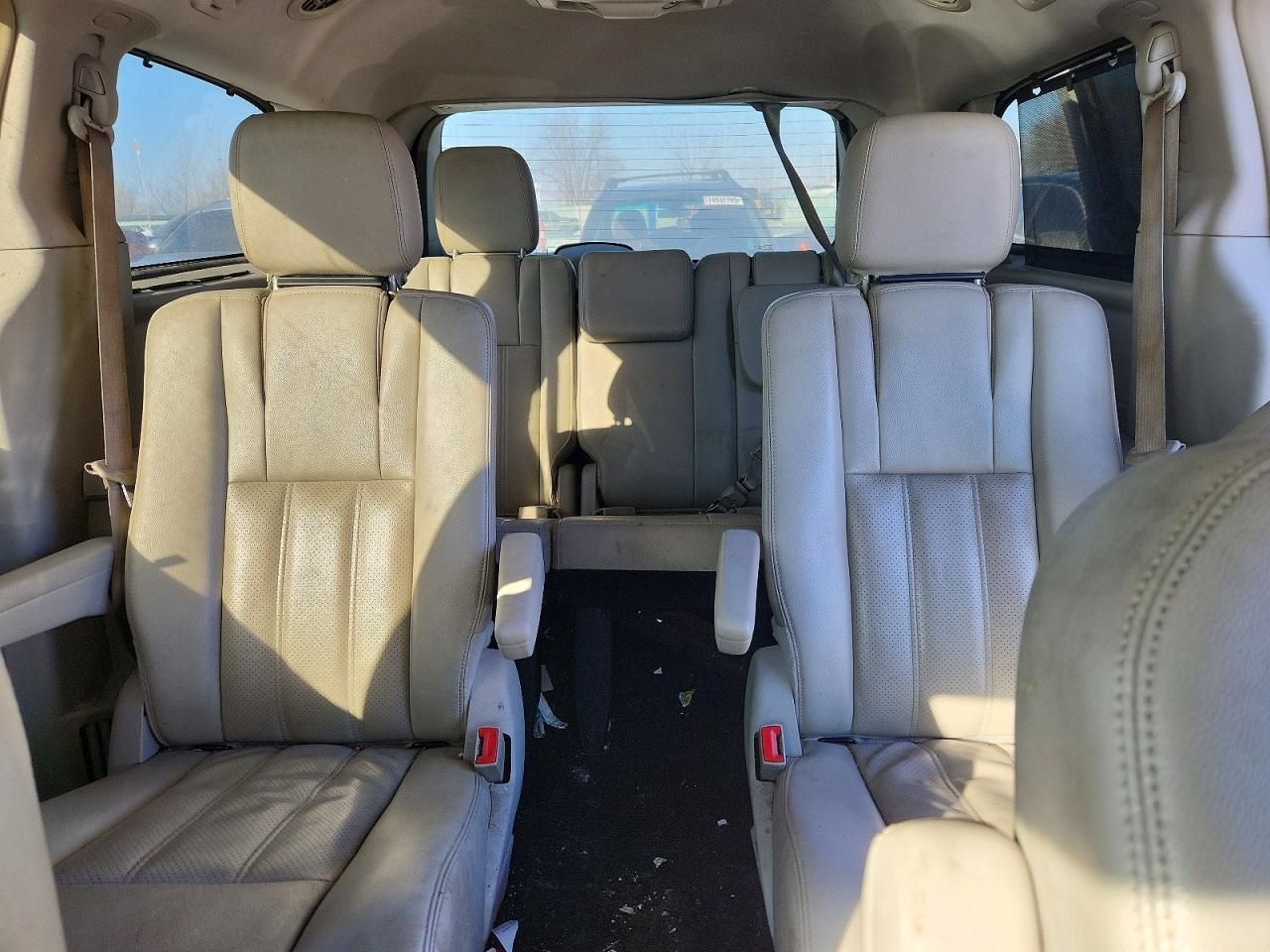 2013 Chrysler Town & Country Touring l