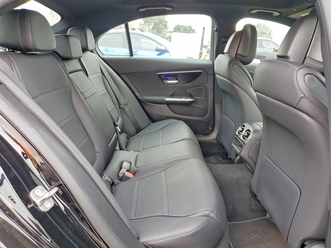 2025 Mercedes-Benz C300