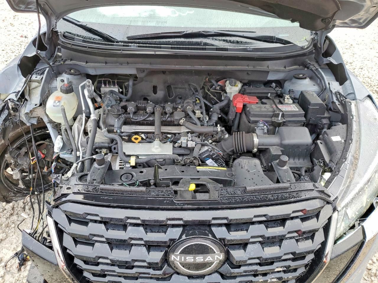 2024 Nissan Kicks sr