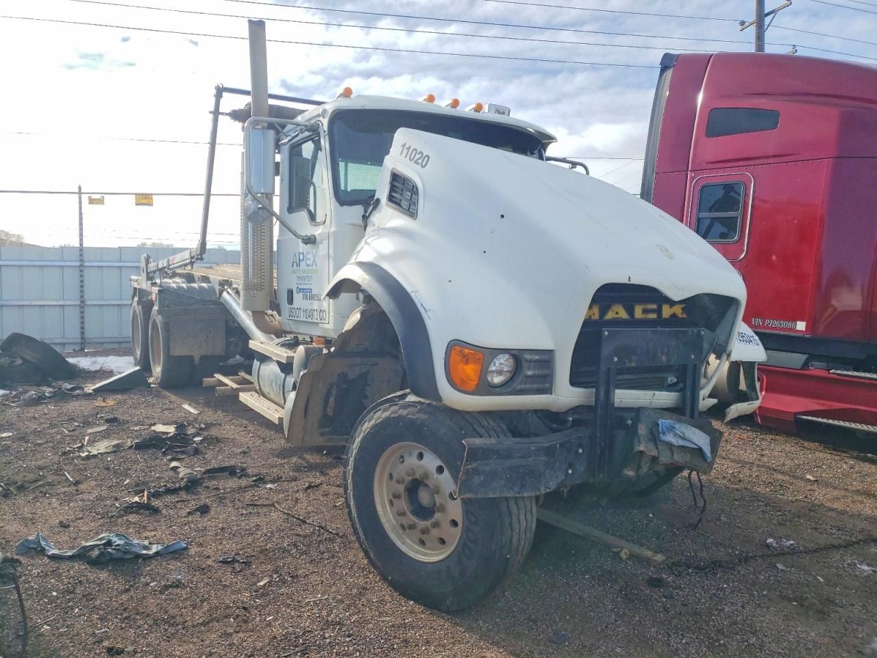 2006 Mack CV Granite ROLL-OFF Container Truck