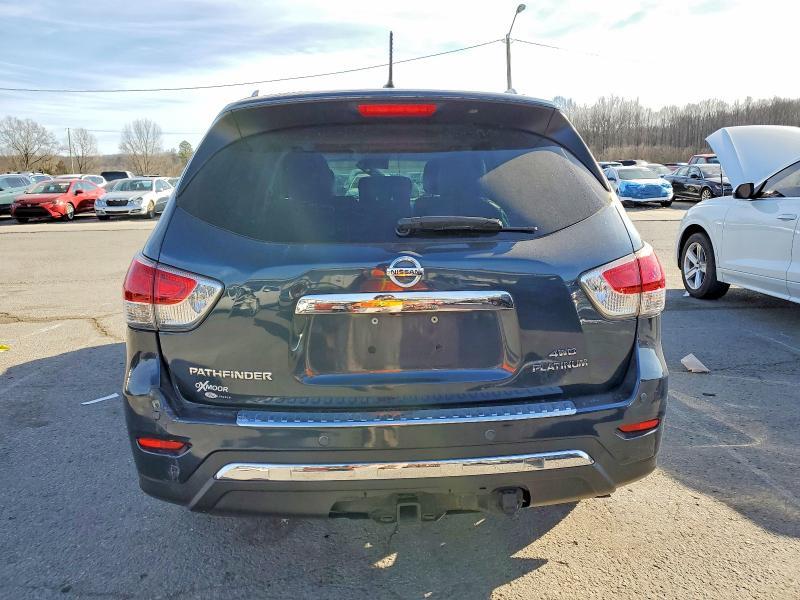 2016 Niss Pathfinder Platinum
