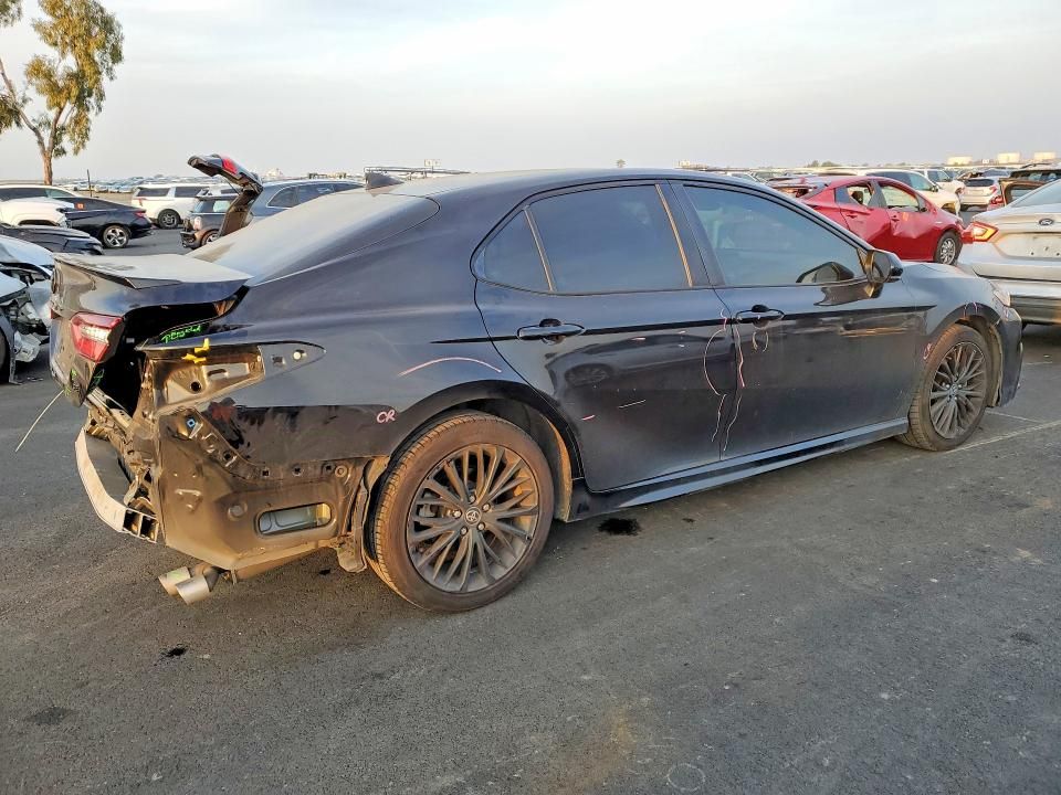 2021 Toyota Camry se