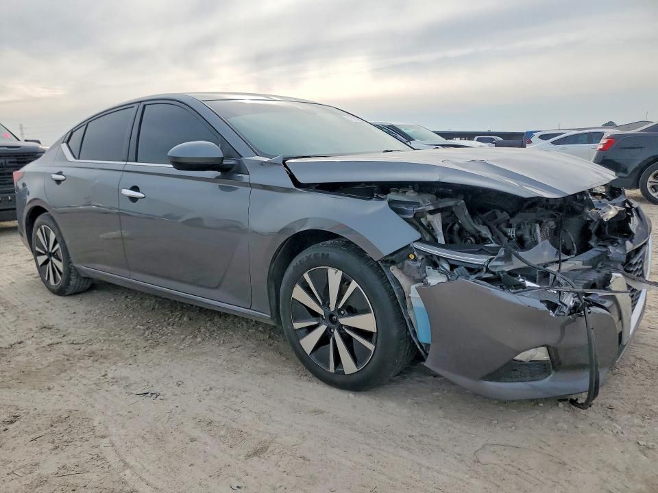 2021 Nissan Altima sv