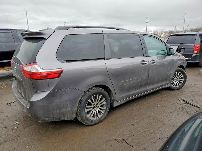 2018 Toyota Sienna xle
