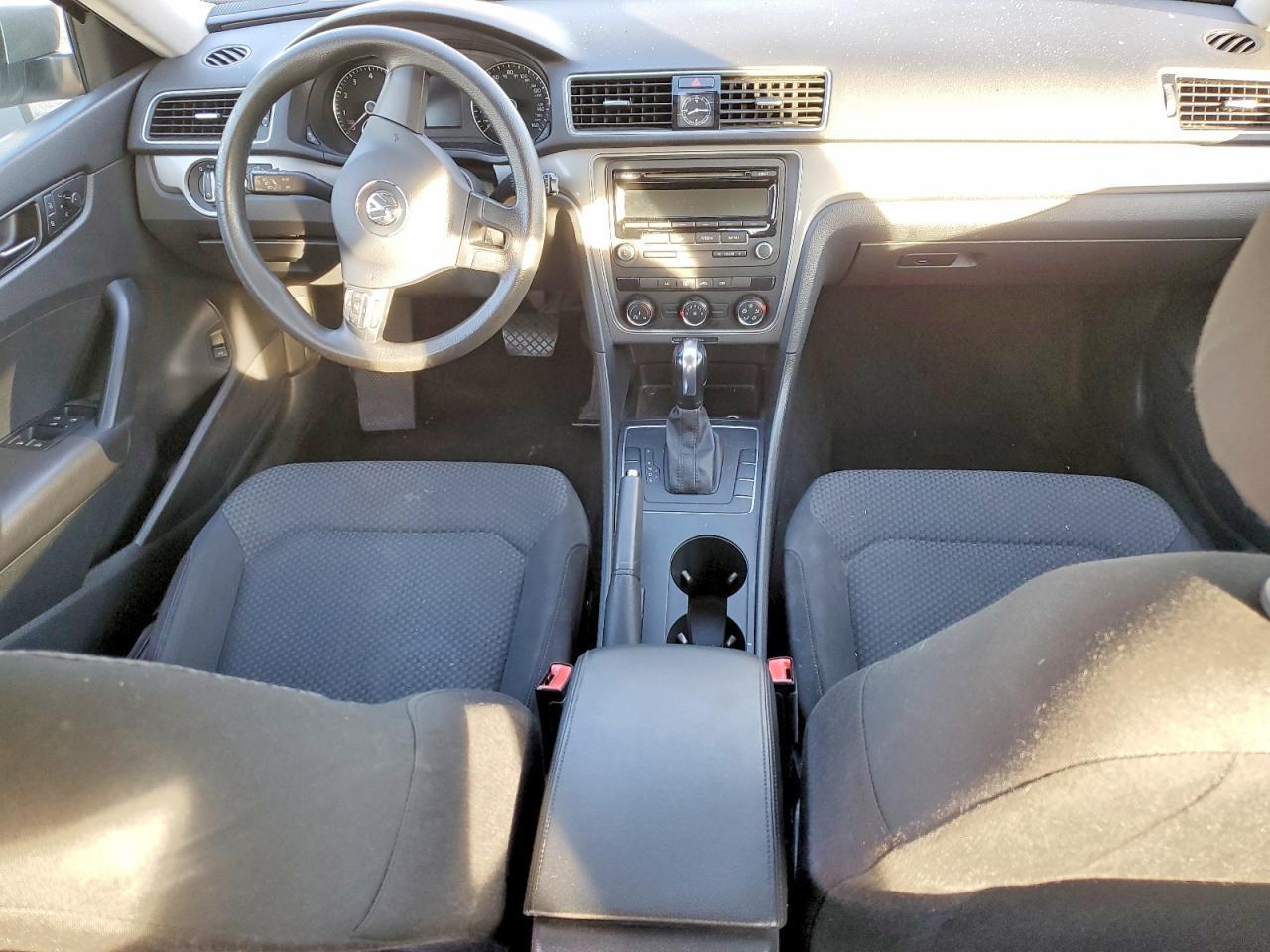 2014 Volkswagen Passat s