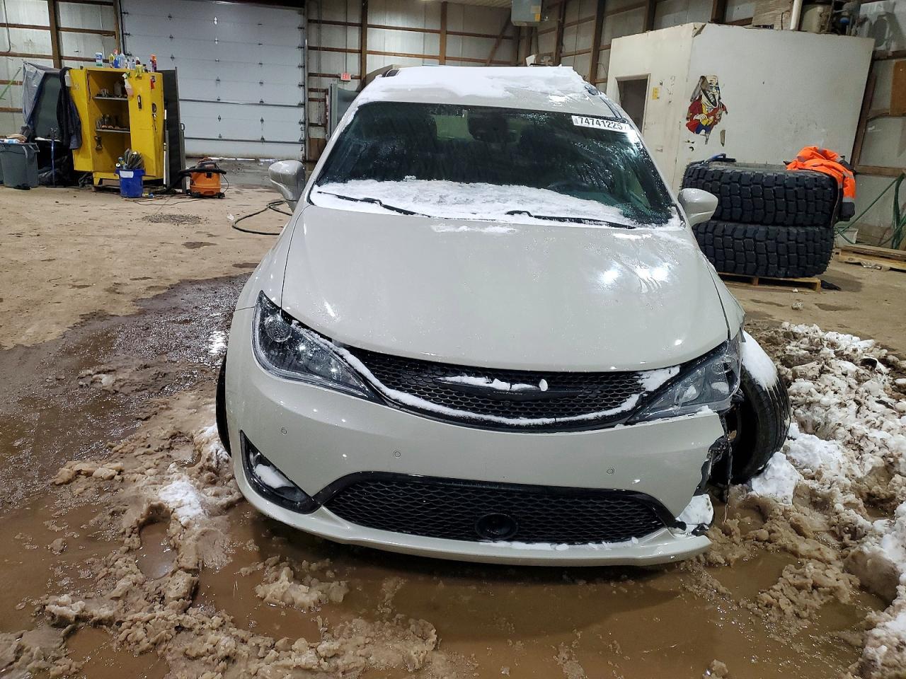 2019 Chrysler Pacifica Touring l