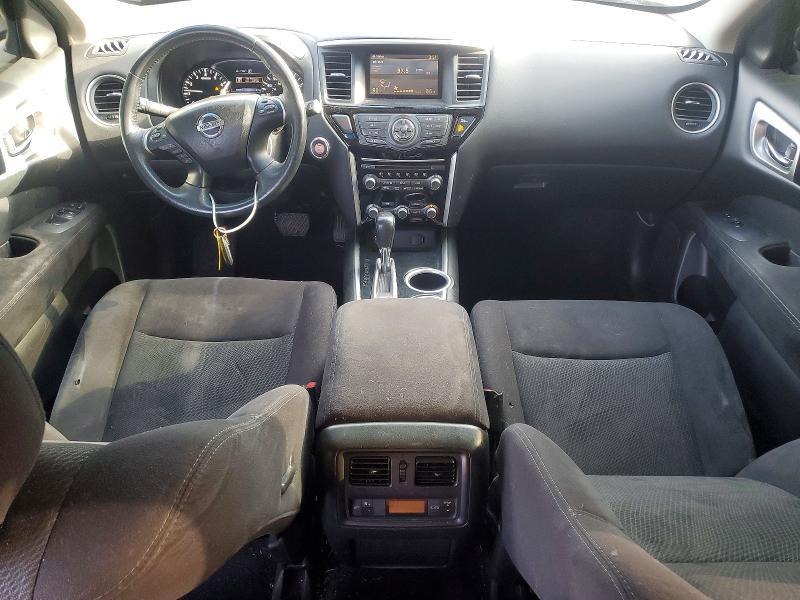 2016 Nissan Pathfinder sv