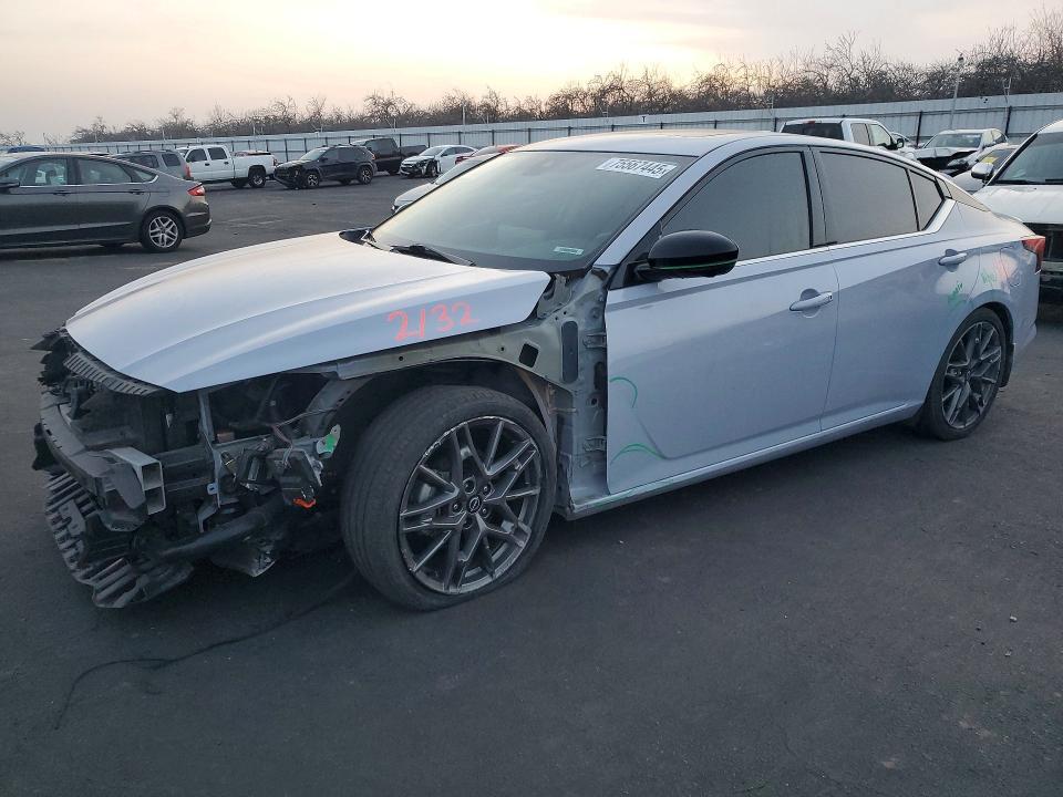 2023 Nissan Altima sr