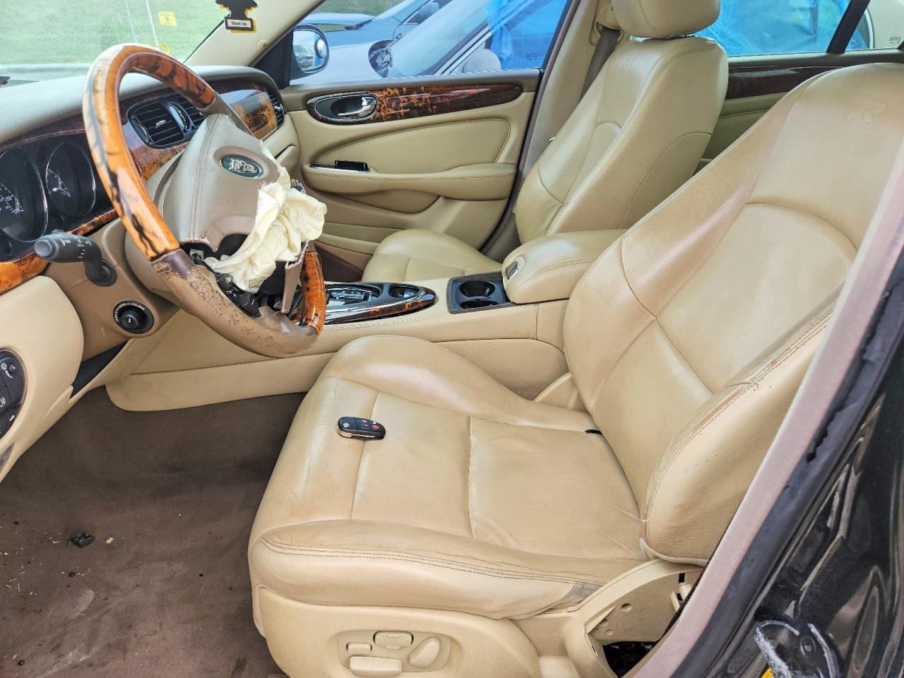 2005 Jaguar XJR