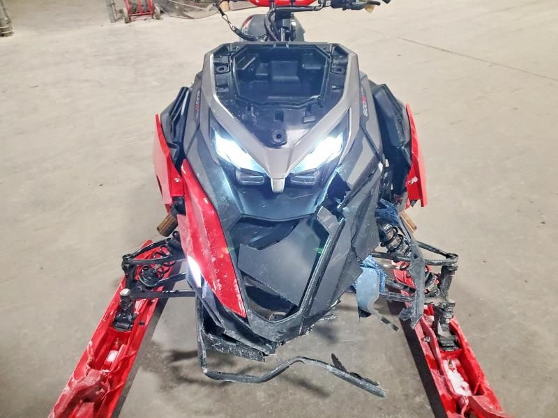 2025 Skidoo 2025 Skidoo Snowbmobil