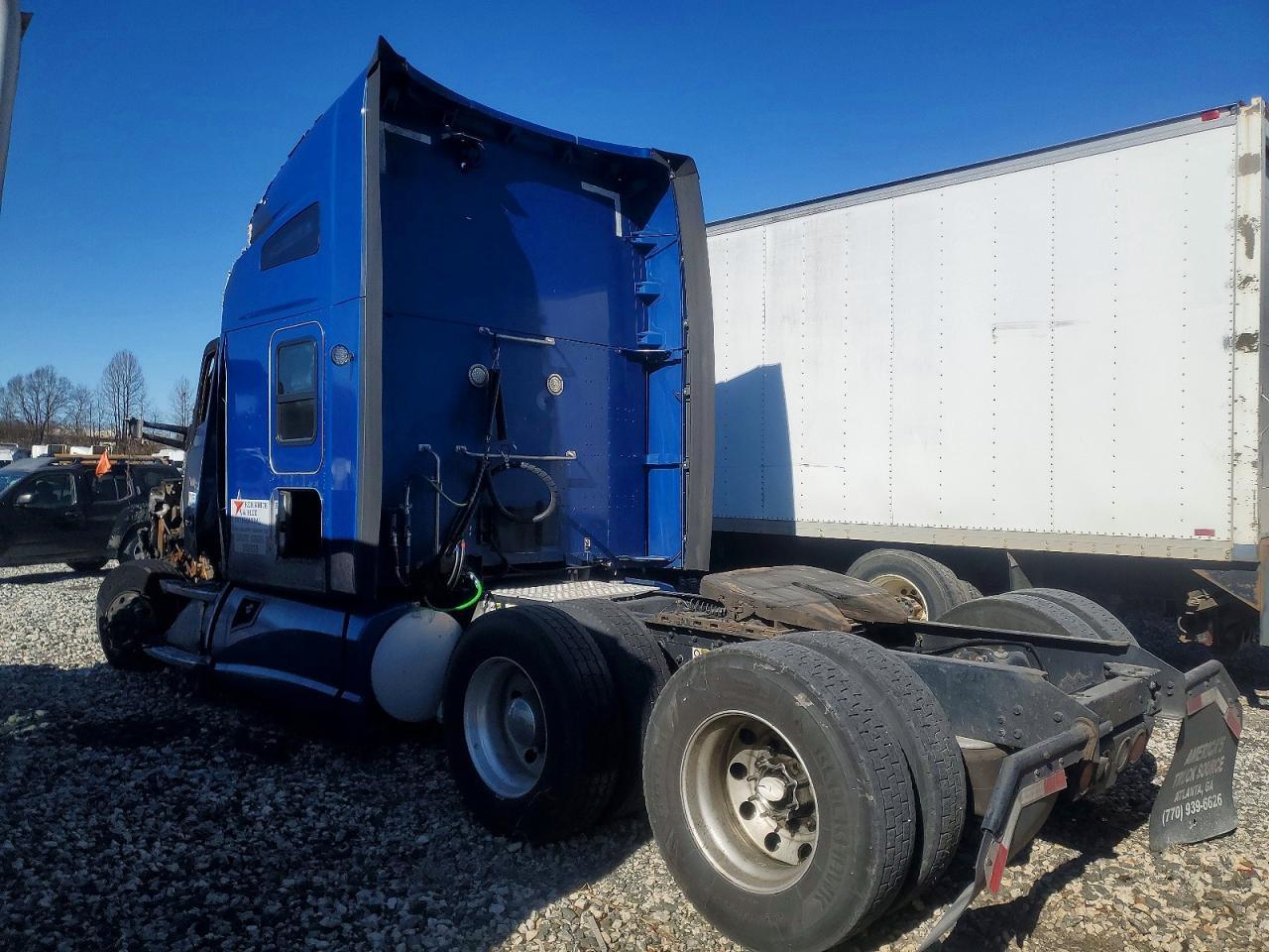 2016 Kenworth T680 Semi Truck