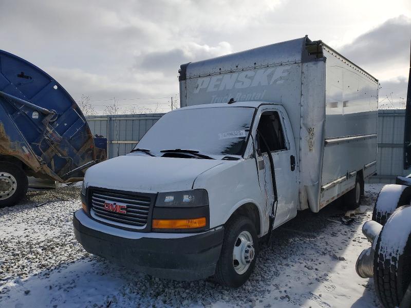 2022 GMC Savana CUT-BOX Truck