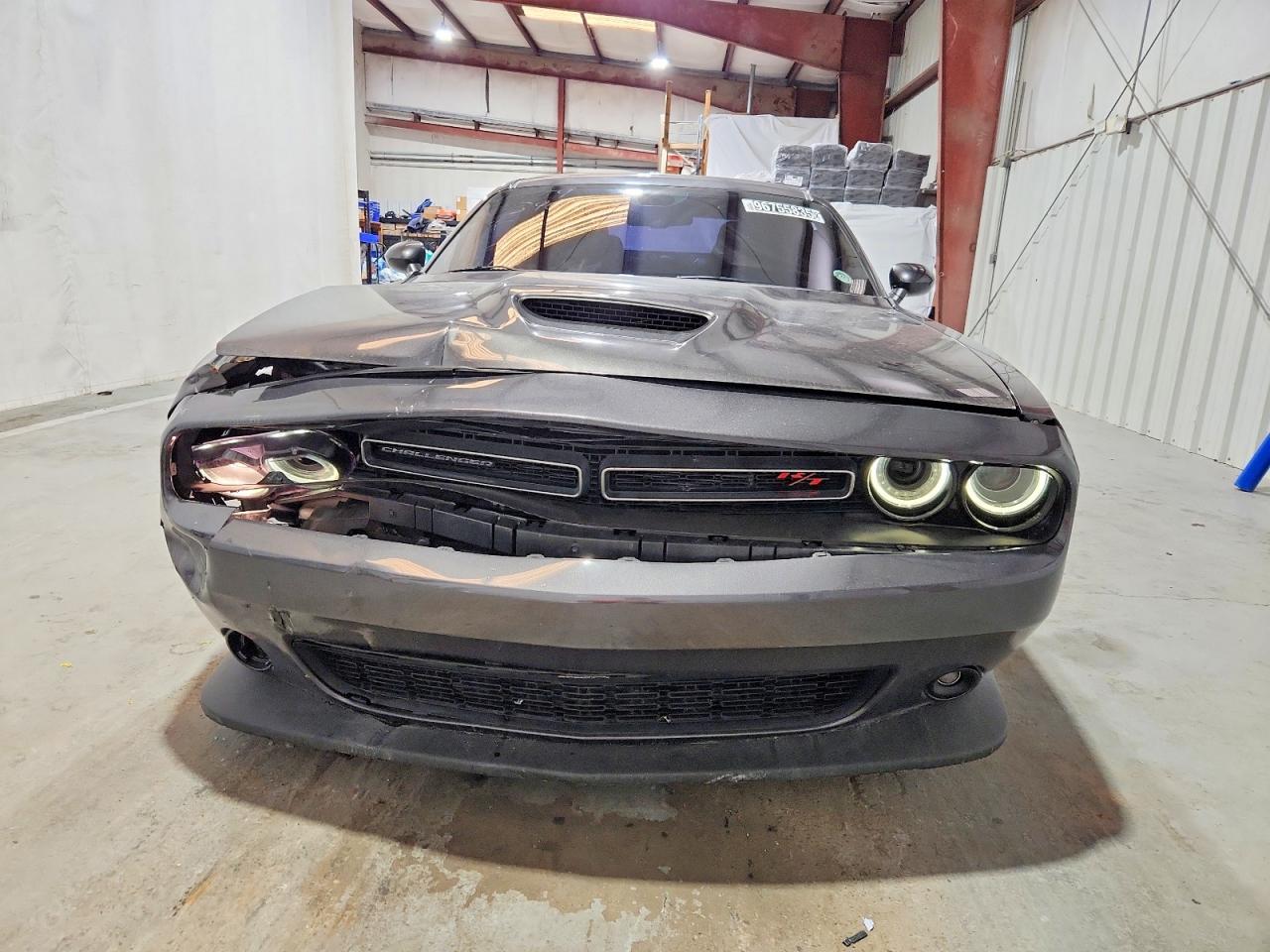 2019 Dodge Challenger r