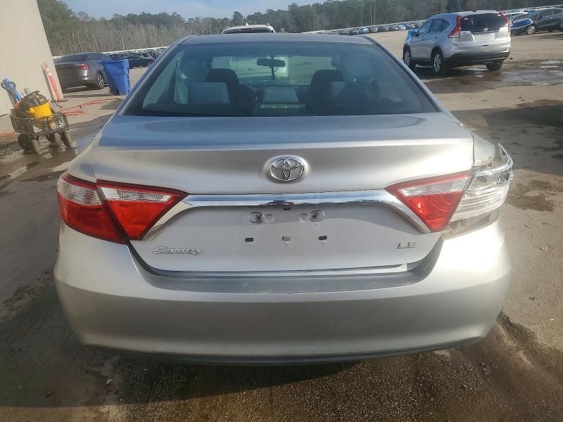 2015 Toyota Camry le