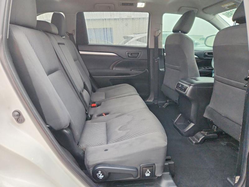 2019 Toyota Highlander le