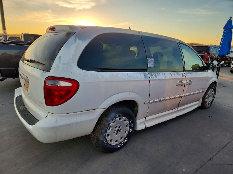2002 Chrysler Town & Country lx