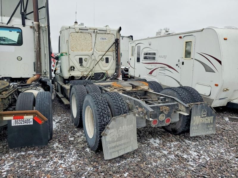 2013 Freightliner Cascadia Semi Truck