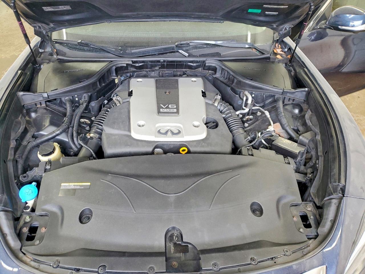 2016 Infiniti Q70 3.7