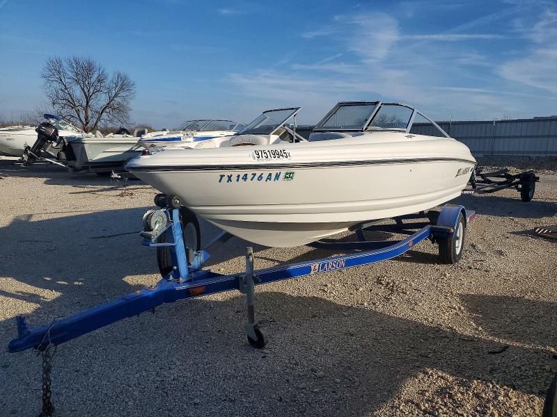 2003 Larson Boat