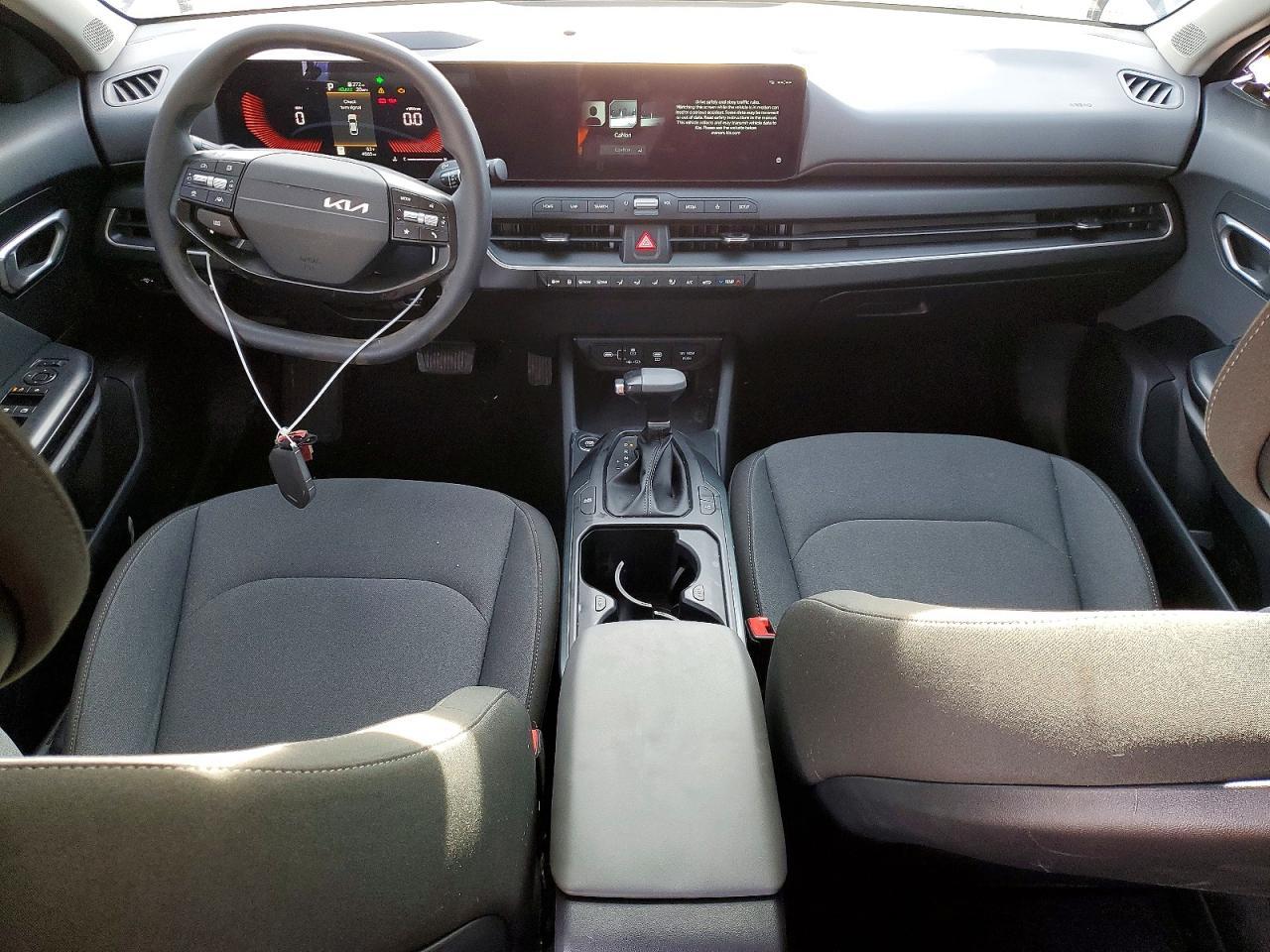 2025 KIA K4 lx
