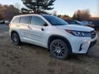 2017 Toyota Highlander se