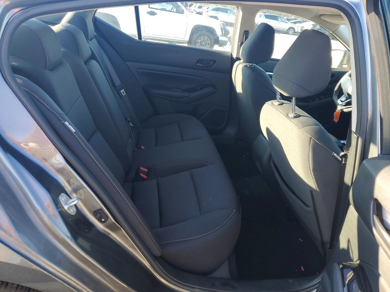 2023 Nissan Altima sv