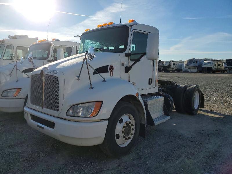 2017 Kenworth T370 Semi Truck