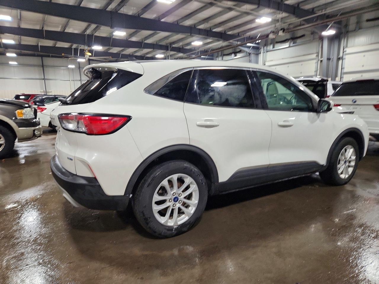 2020 Ford Escape se