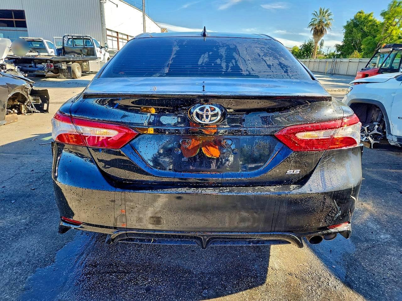 2020 Toyota Camry se