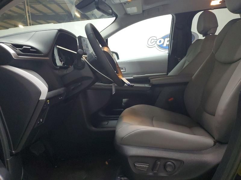 2026 Toyota Sienna xle