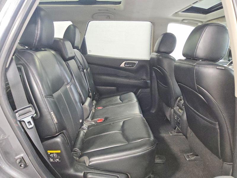 2018 Nissan Pathfinder s