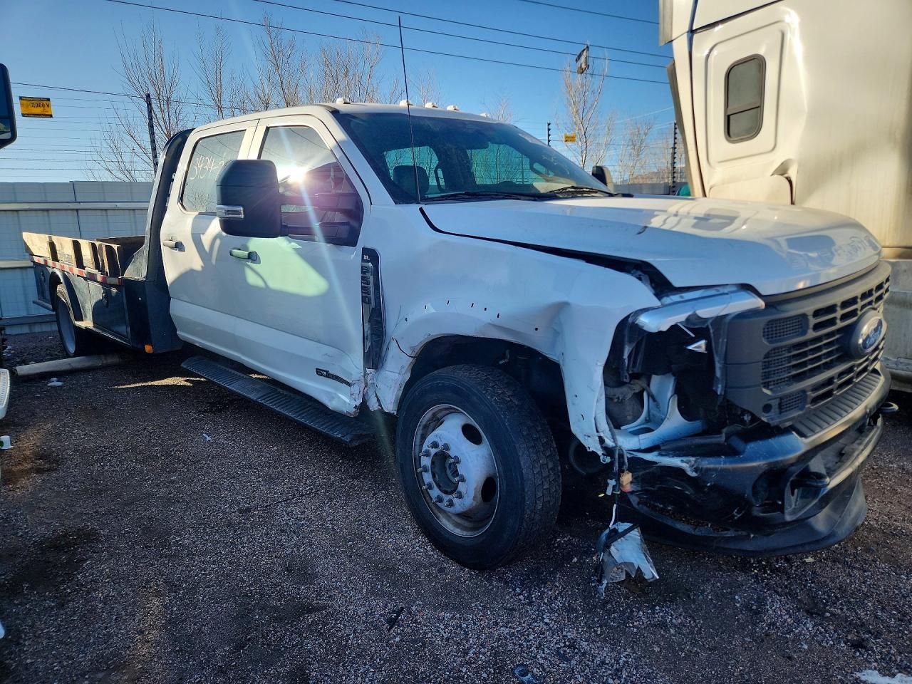 2023 Ford F550 Super Duty Flatbed Truck
