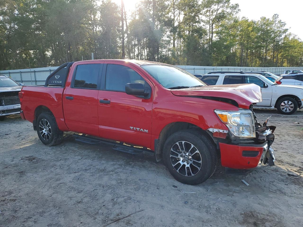 2022 Nissan Titan sv