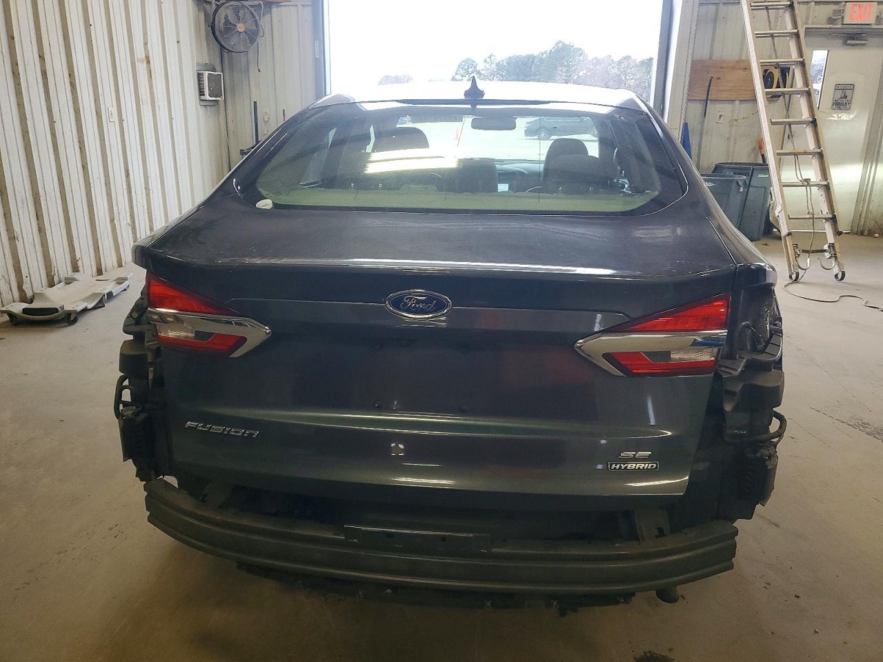 2020 Ford Fusion se