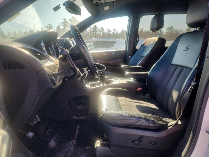 2015 Chrysler Town & Country s