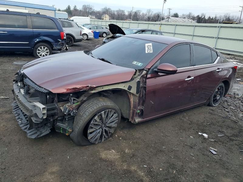 2023 Nissan Altima sv