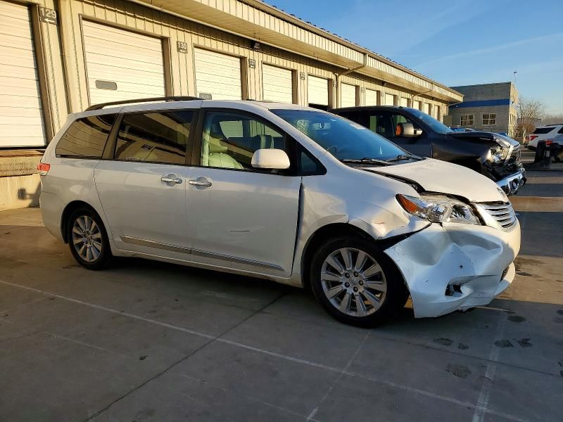 2012 Toyota Sienna xle