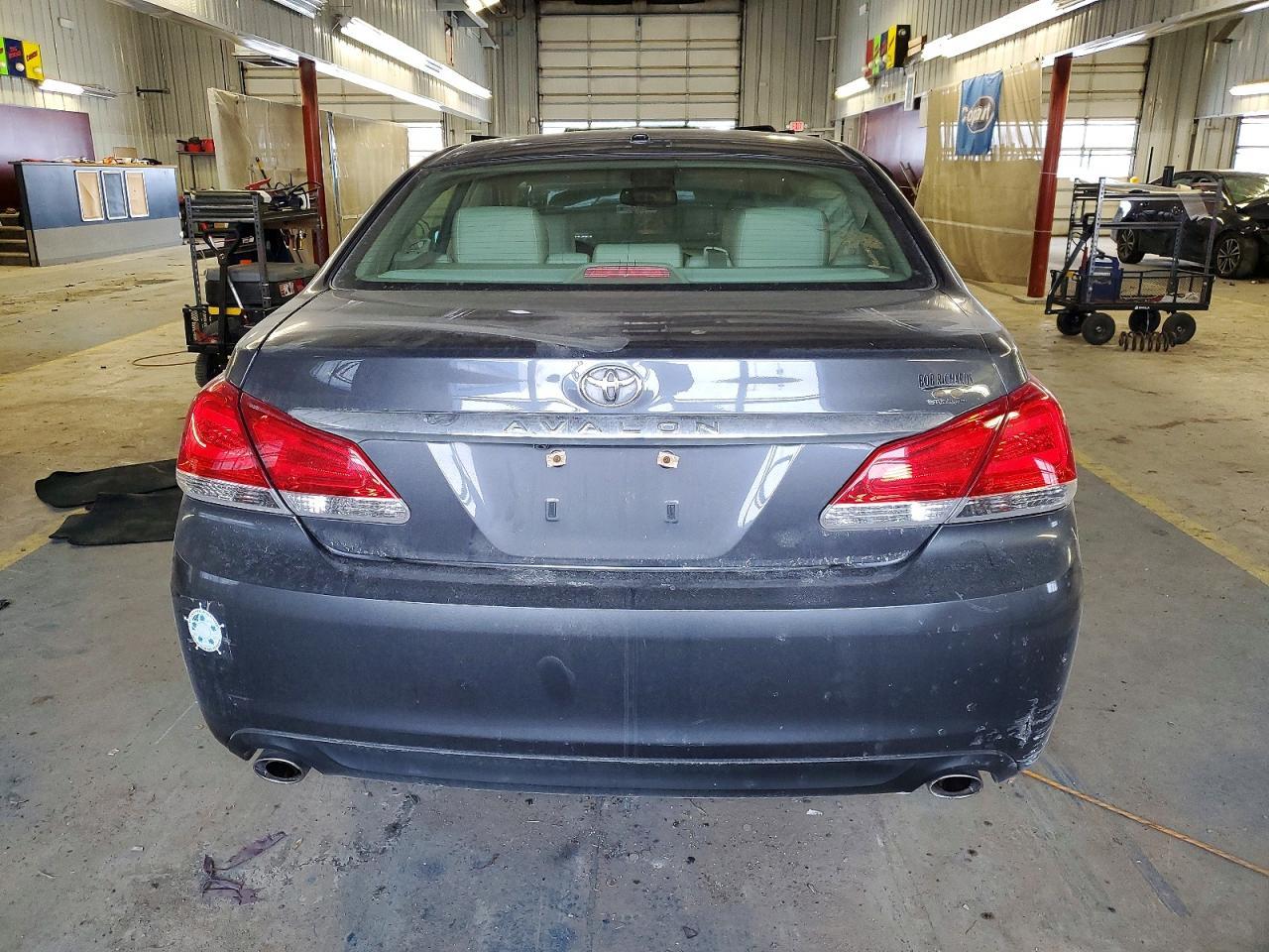 2011 Toyota Avalon Base