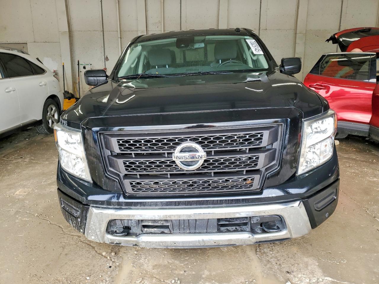 2021 Nissan Titan SV