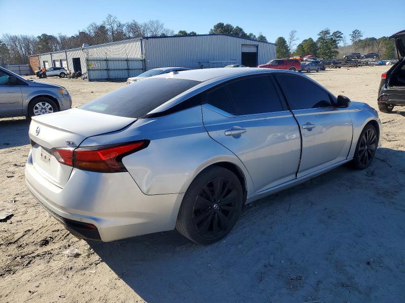 2021 Nissan Altima sr