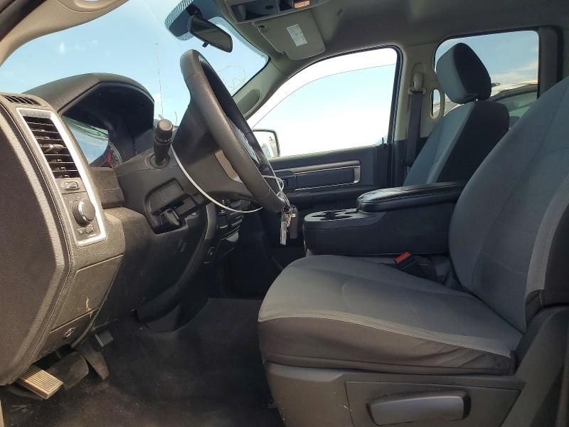 2024 Dodge Ram 1500 Classic slt